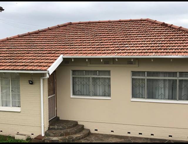 4 BEDROOM FREEHOLD RENTED IN SYDENHAM